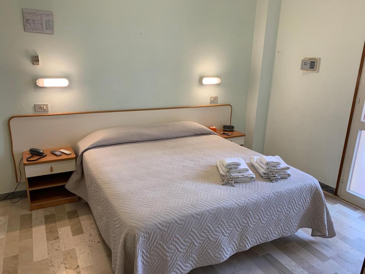 Hotel Levante Convenzionato Oltremare E Italia In Miniatura Ριτσόνε Εξωτερικό φωτογραφία