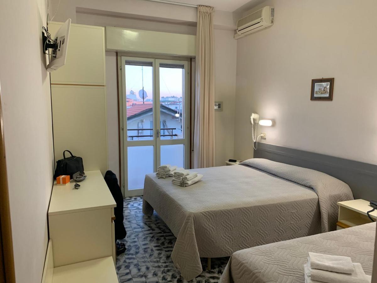 Hotel Levante Convenzionato Oltremare E Italia In Miniatura Ριτσόνε Εξωτερικό φωτογραφία