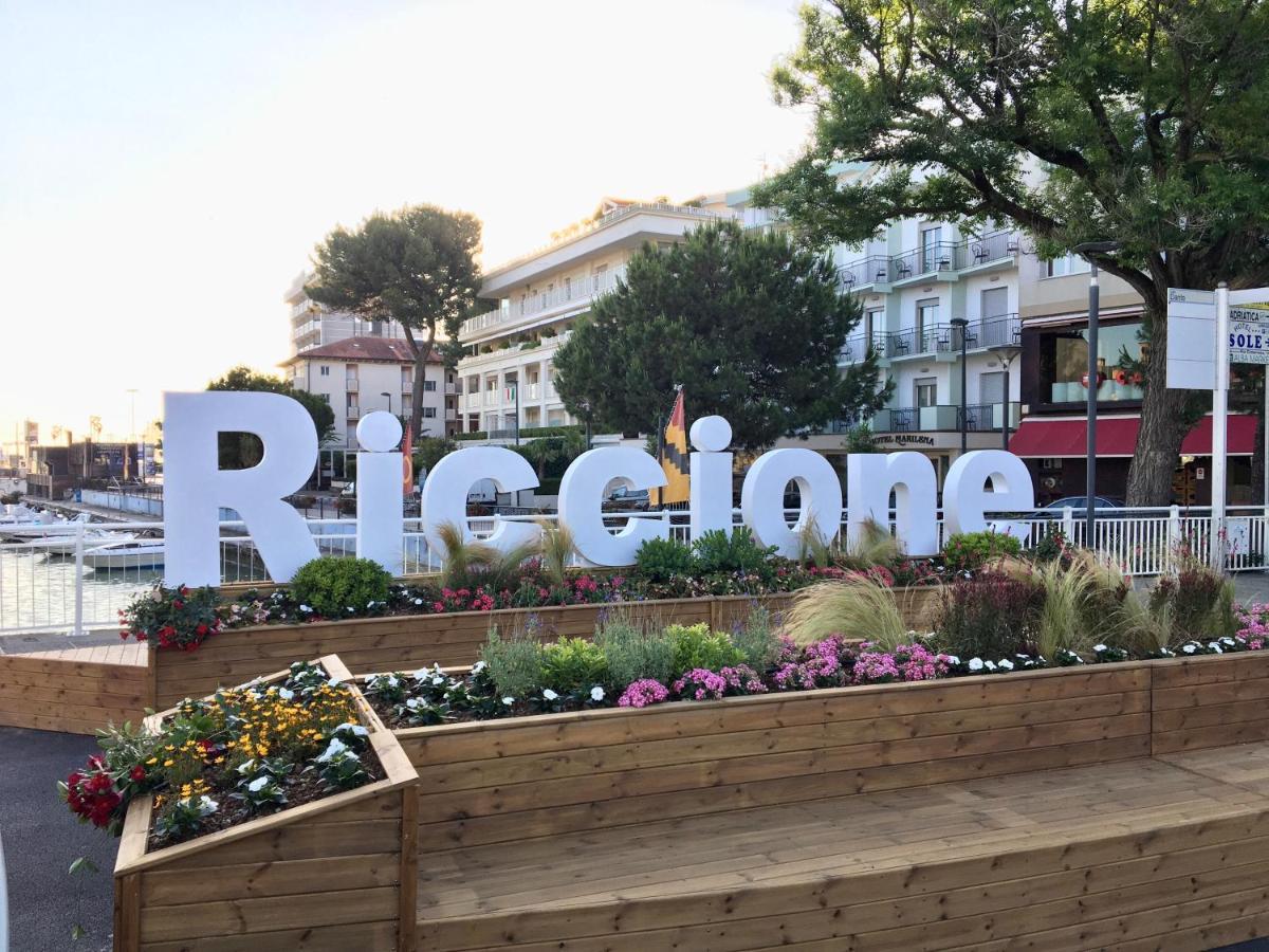 Hotel Levante Convenzionato Oltremare E Italia In Miniatura Ριτσόνε Εξωτερικό φωτογραφία
